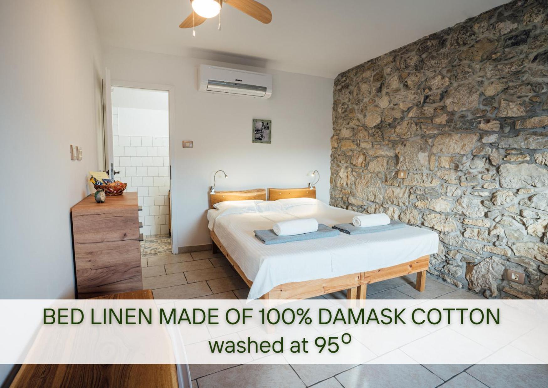 Guesthouse Kamniti Rob Črni Kal 外观 照片